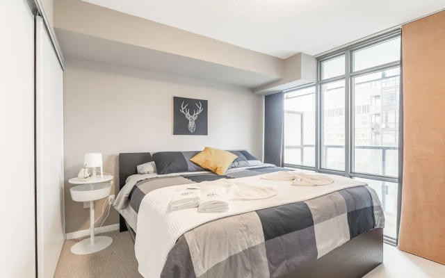 Stylish Suite in Downtown Toronto