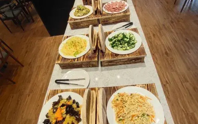 Yunwei Business Hotel