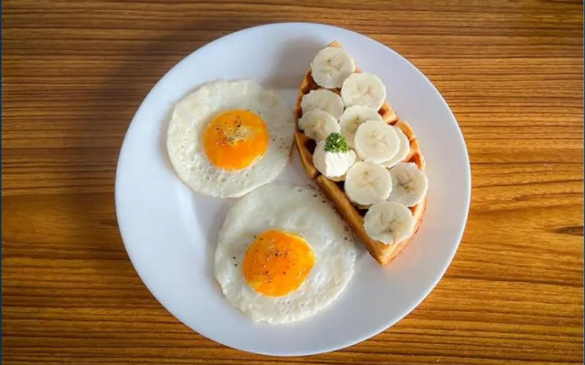 The Yellow Capsule Cancún