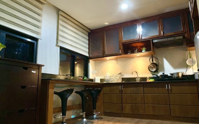 Spacious 1 BR Unit in AppleOne Ayala