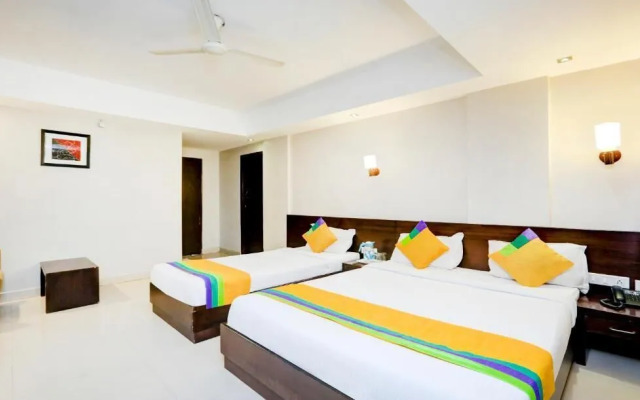 Itsy By Treebo - Greenwood Inn And Suites