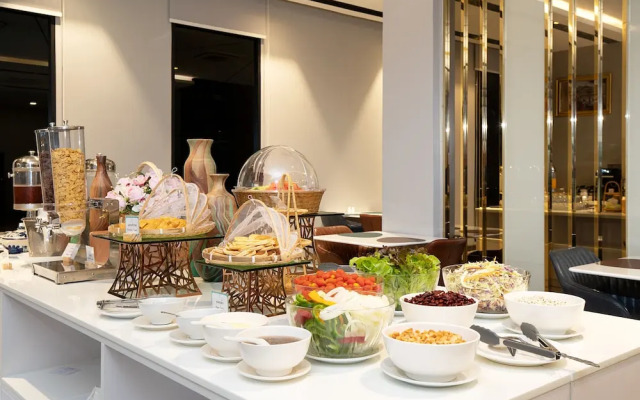 Crystal Srivaree Suvarnabhumi Hotel