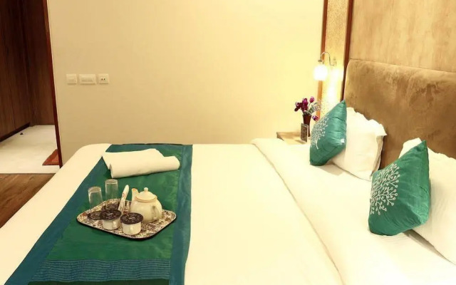 OYO Premium Airport VIP Road