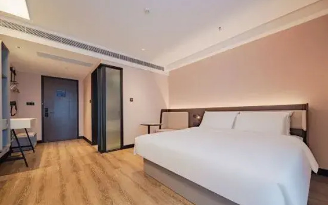 HanTing Hotel (Chengdu Gaoxin Baoshuiqu Longhu Shuxin Tianjie)