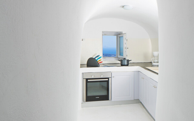 Villa Gaia, 3 bedroom villa with amazing views at Imerovigli