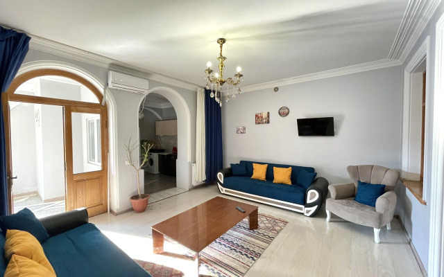 Апартаменты Grayhouse Elia