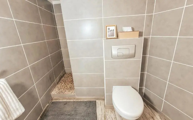 Studio avec terrasse indépendant calme absolu dans maison de famille
