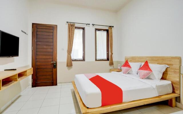 OYO Flagship 90754 Alamanda Guesthouse