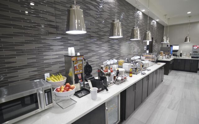 Best Western Plus Waller Hotel