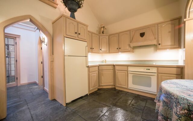 HIGHLANDS CASTLE overlooking Lake George.. plus 2 other Castles!