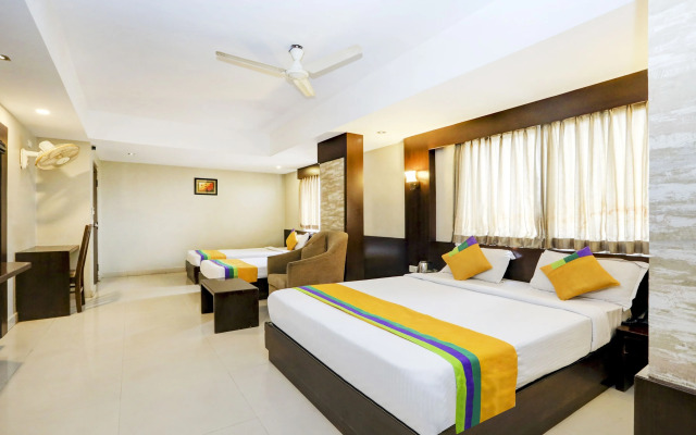 Itsy By Treebo - Greenwood Inn And Suites