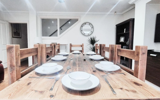 Luxurious & Spacious 2BR