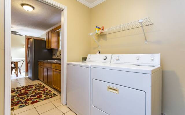 Charming Nashville Home Near Restaurants & Bars!