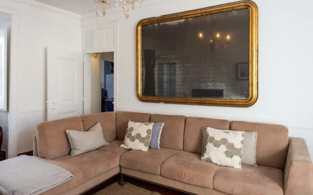 Central Ericeira Apartment With Lift