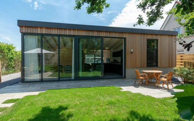 Attractive Home With Terrace