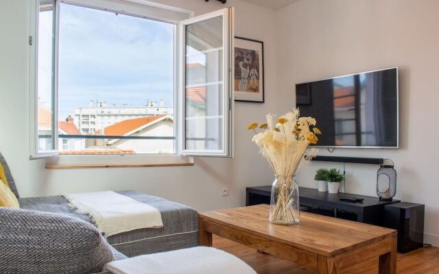 Ossuna Sunshine heart of Biarritz by GuestReady