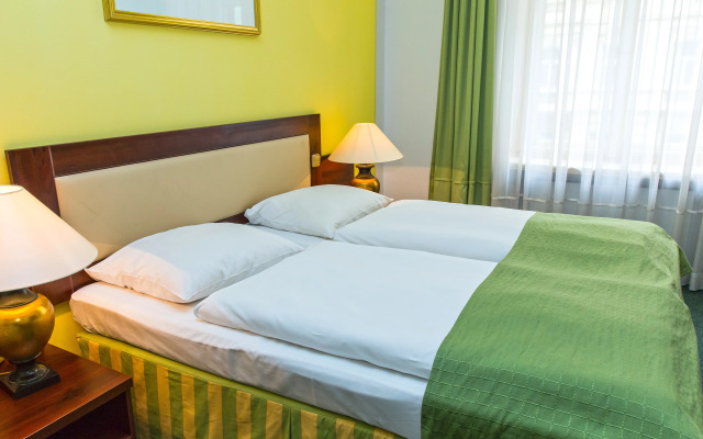 Abe Hotel