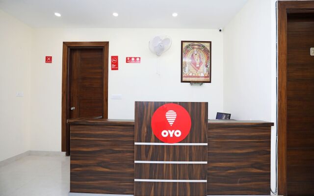 OYO 9275 Hotel Royal Inn