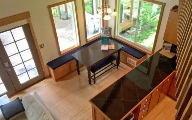 Glacier Holiday Chalet BL49769719018