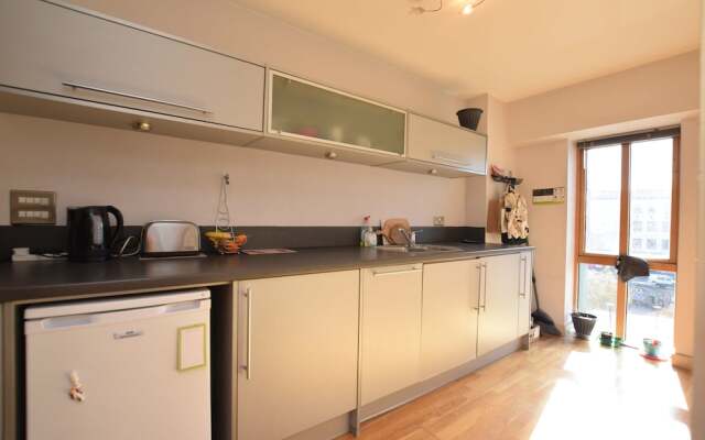 Spacious Studio Apartment in the Heart of the City