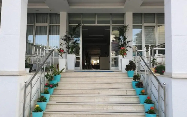 Perandor Beach Hotel