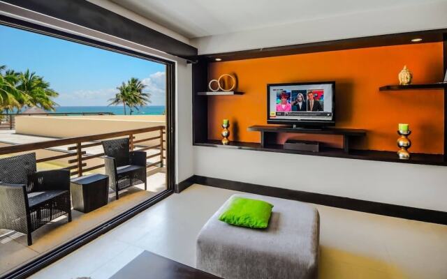 Beachfront Condo by Mamitas Beach