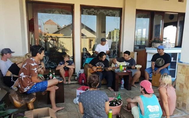 House Of D16 Hostel