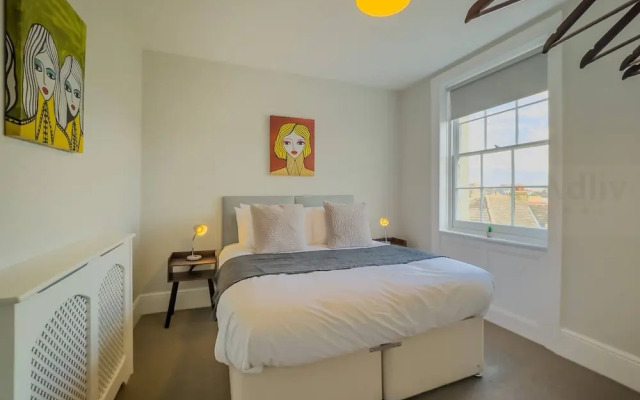 Stunning Sea View Georgian Retreat by Adliv