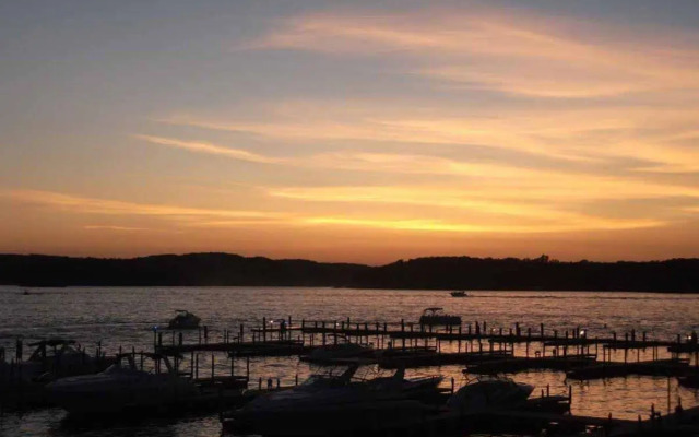 Margaritaville Lake Resort Lake of the Ozarks