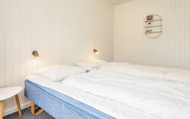 6 Person Holiday Home in Hejls