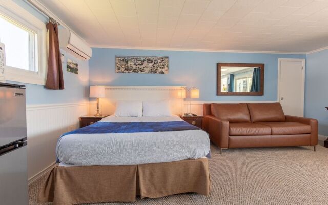 Footbridge Beach Motel