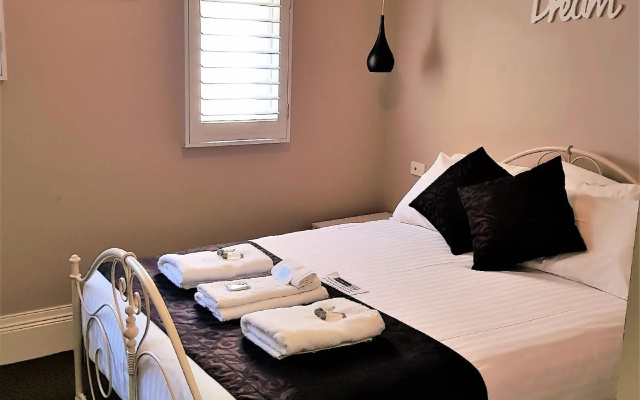 The Grand Hotel Newcastle – Guest Rooms – Newcastle