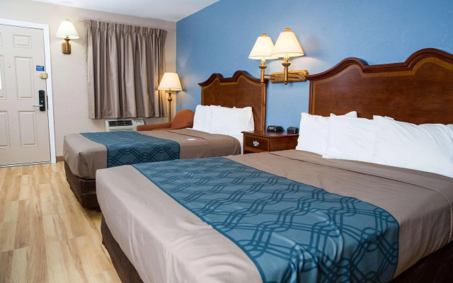 Econo Lodge Sturbridge Route 20