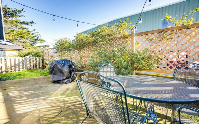 Bandon Beach House Rental: Walk to Downtown!