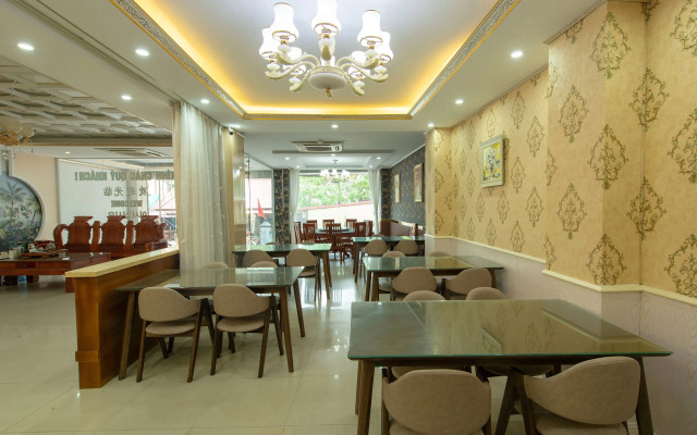 OYO 417 Truong Son Hotel