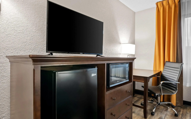 Super 8 by Wyndham Alexandria MN