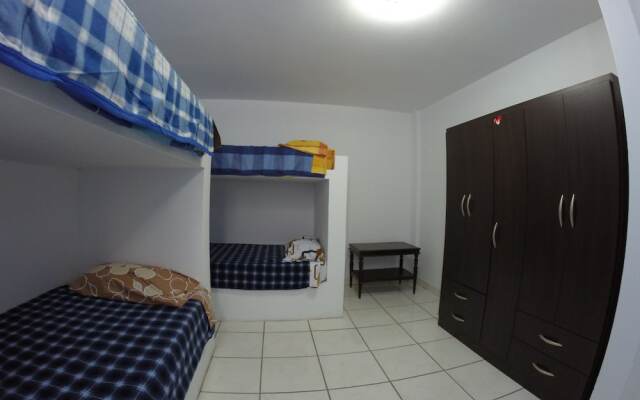 Waves Surf Camp Peru - Hostel