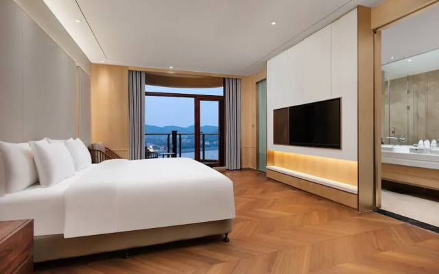 Crowne Plaza Zhoushan Seaview, an IHG Hotel