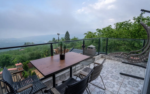 Poison Garden Suite & SPA