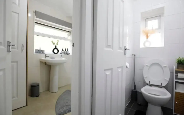 Spacious House for Relocating - Workers - Families