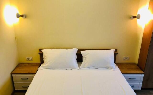 Ultra-central apart -3 ROOMS- Cathedral view VIC3