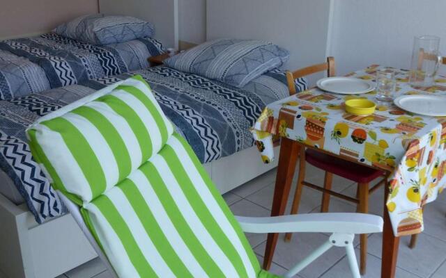 Studio Le Lavandou, 1 pièce, 2 personnes - FR-1-308-34