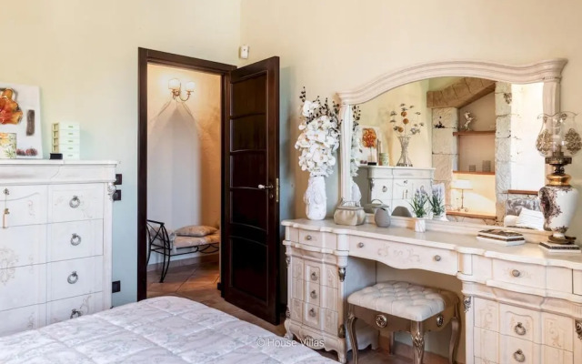 Luxury Garden in Gallina