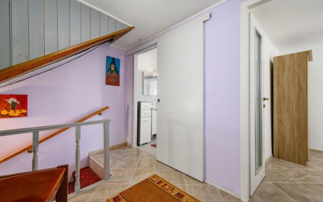 Beautiful Home in Vizinada With Wifi and 2 Bedrooms