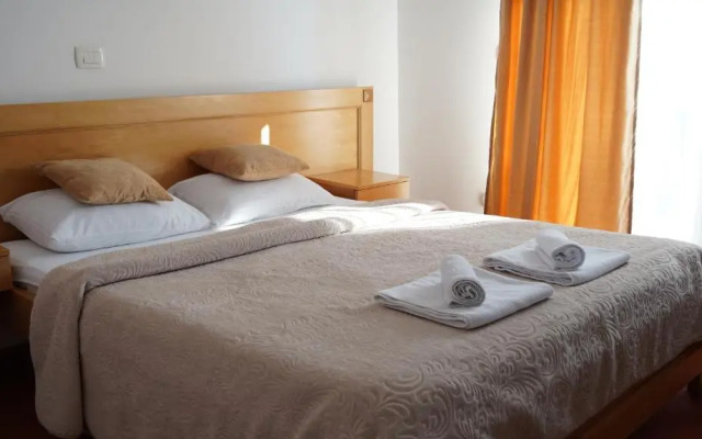 Serdar Small Hotel & Restaurant