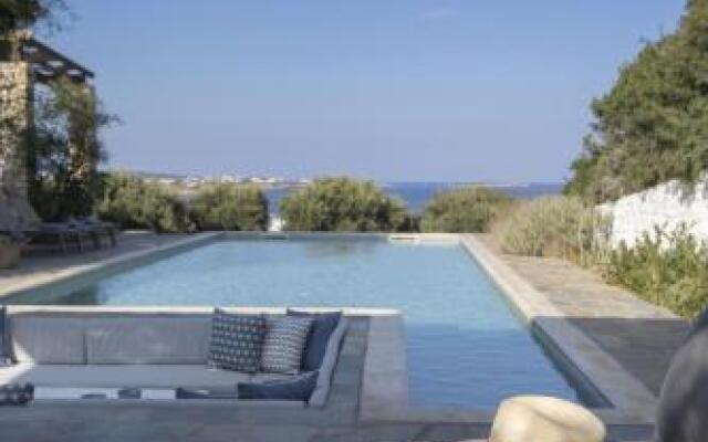 Villa Alkyoni · Beautiful 8-Person Family Villa with Great Views