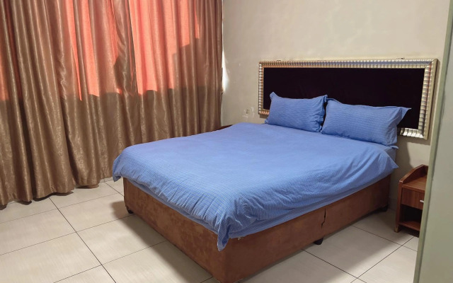 Shengtang Business Hotel