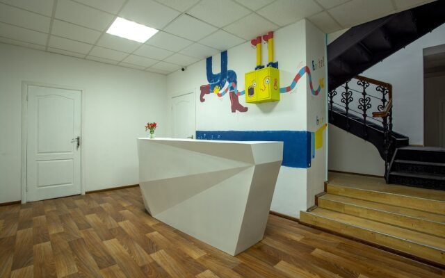 P2B hostel & bar