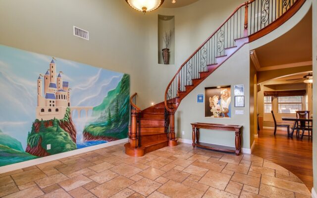 Belle's Castle 7 Bedrooms 3.5 Bathrooms Home