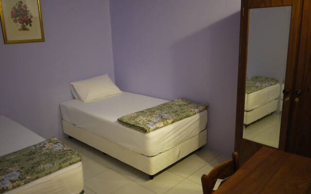 Pesona Home2stay at Tasik Raban